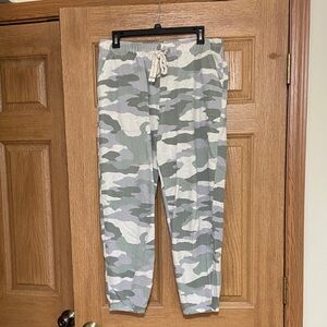 Aerie Camo Sweatpants